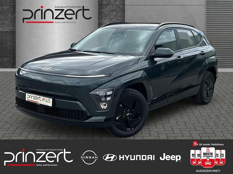 Cypress green Neu 2025 Hyundai Kona Select SUV | 34.470 € (Fairer Preis) - Bild 1/3