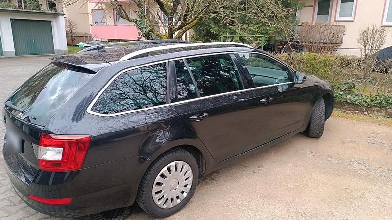 Gebraucht Skoda Octavia Elegance 140 PS (102 kW) 2015 Schwarz Kleinwagen