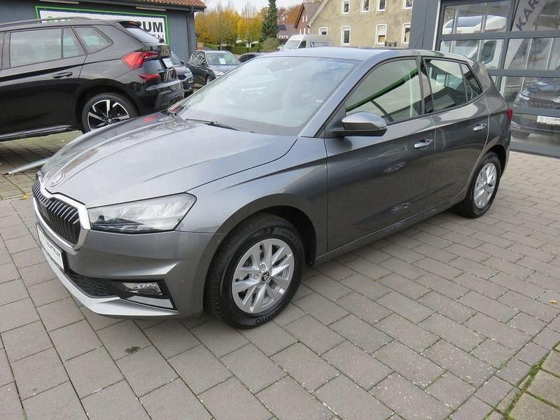 Grau Neu 2025 Skoda Fabia Selection Kleinwagen | 19.970 € (Etwas zu teuer) - Bild 1/4