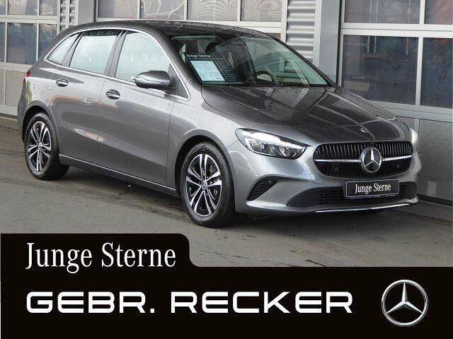 Lack mountaingrau Gebraucht 2024 Mercedes B180 Van / Kleinbus | 31.650 € (Teuer) - Bild 1/4