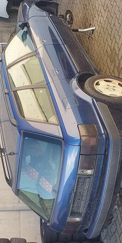 Second-hand Audi 80 Basis 150 CP (110 kW) 1995 Albastru Break