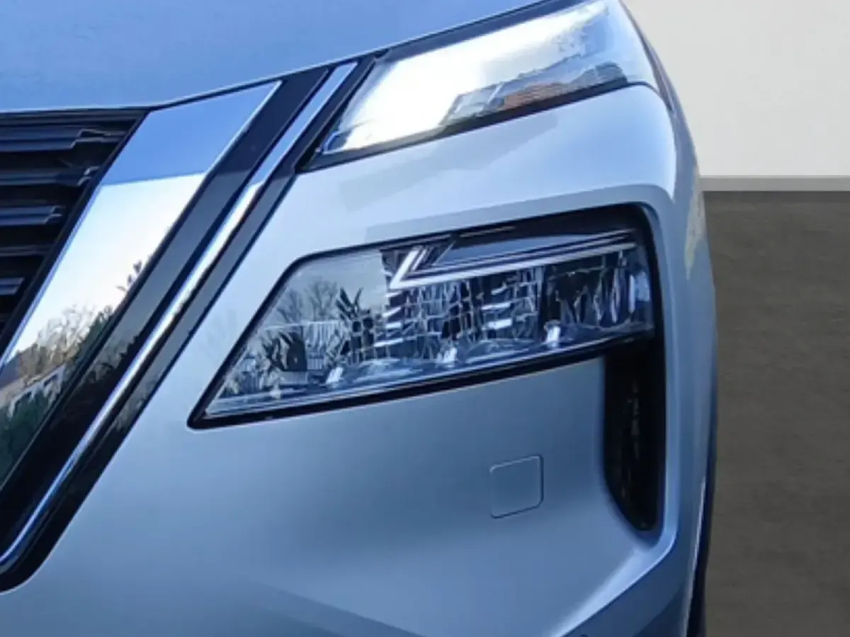 Gebraucht Nissan X-Trail 360º 163 PS (119 kW) 2025 New silver metallic SUV