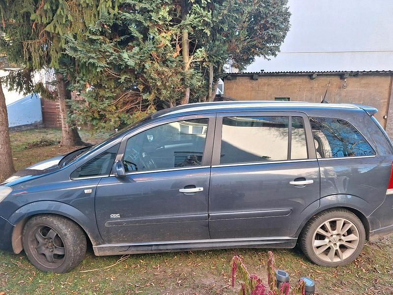 Blau Gebraucht 2008 Opel Zafira Van / Kleinbus | 1.800 € (Guter Preis) - Bild 1/4