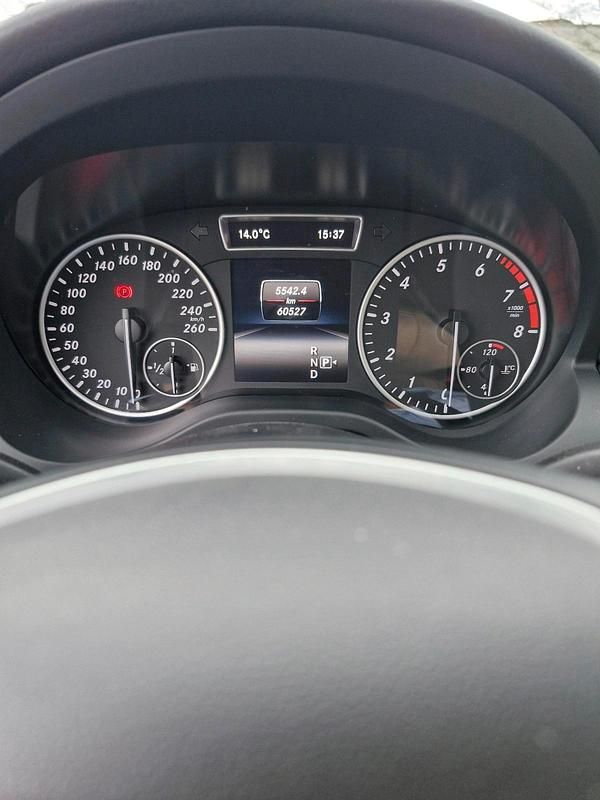 Gebraucht Mercedes GLA200 156 PS (114 kW) 2015 Blau SUV