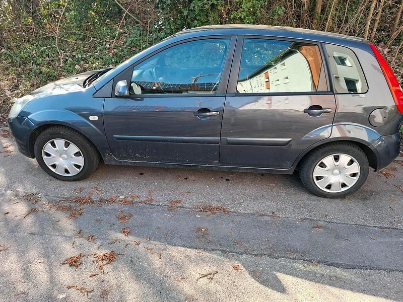 Gebraucht Ford Fiesta 69 PS (50 kW) 2007 Grau Kleinwagen