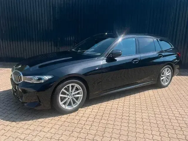 Gebraucht BMW 318 M Sport 156 PS (114 kW) 2024 Schwarz Kombi