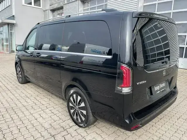 Gebraucht Mercedes V300 Avantgarde 237 PS (174 kW) 2024 Schwarz Van / Kleinbus