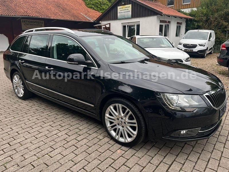 Schwarz Gebraucht 2015 Skoda Superb Elegance Kombi | 11.450 € (Fairer Preis) - Bild 1/4