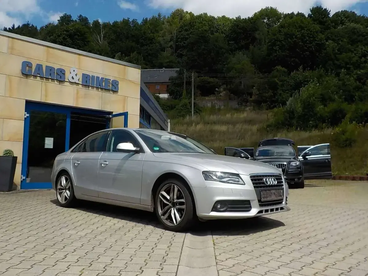 Gebraucht Audi A4 Ambiente 160 PS (117 kW) 2009 Eissilber metallic Limousine