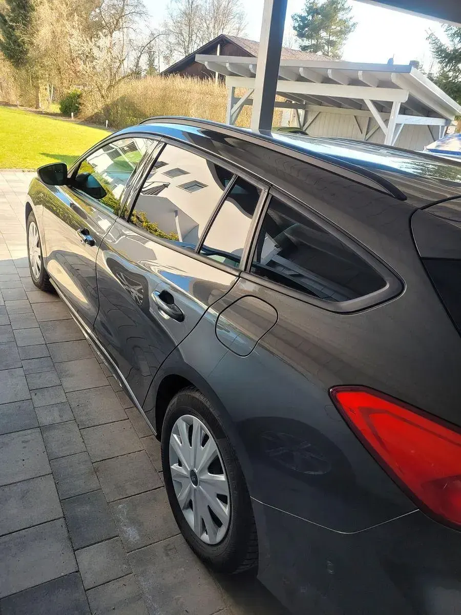 Gebraucht Ford Focus ST-Line 125 PS (91 kW) 2019 Grau Kombi