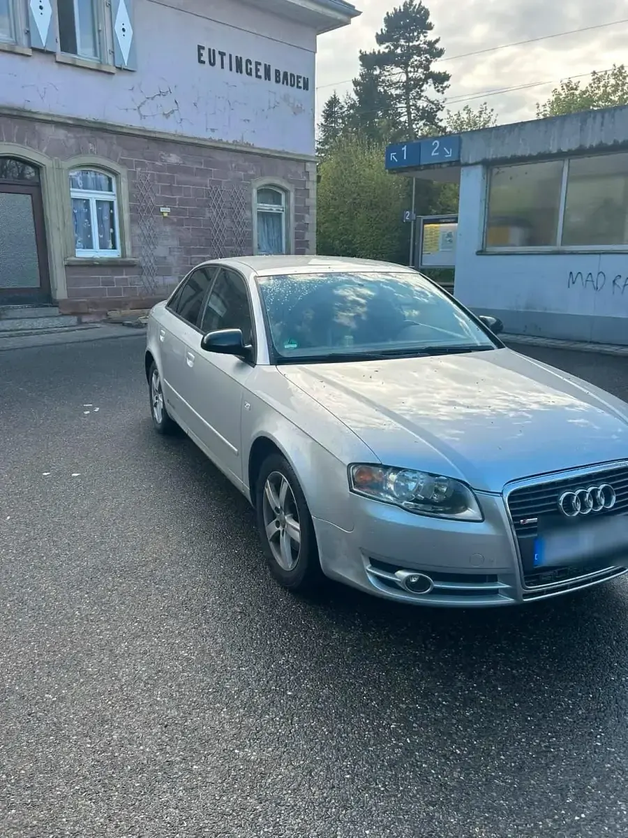 Second-hand Audi A4 130 CP (95 kW) 2005 Gri Berlinǎ