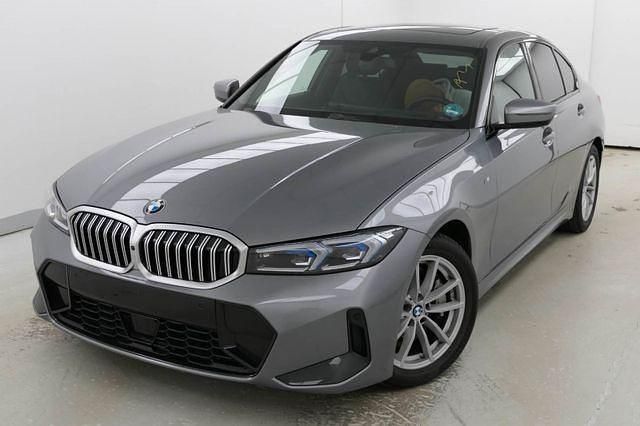 Grau Gebraucht 2024 BMW 330 M Sport Limousine | 43.290 € (Guter Preis) - Bild 1/4