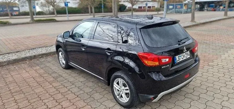Gebraucht Mitsubishi ASX Diamant Edition 117 PS (86 kW) 2015 Schwarz SUV