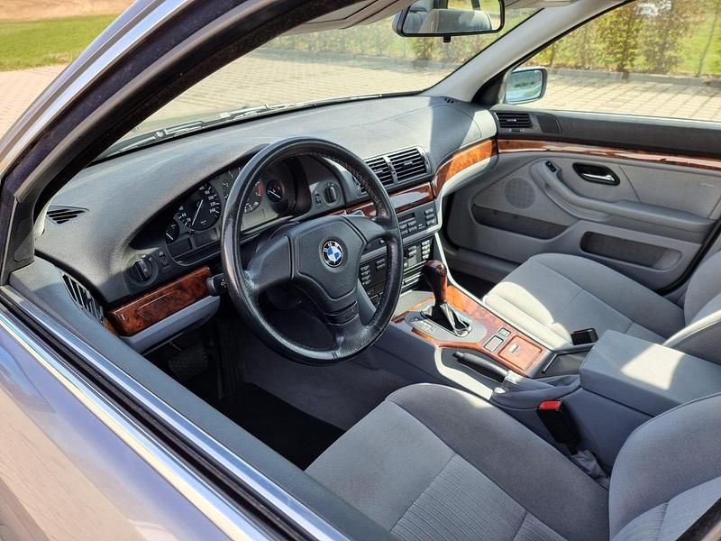 Używany BMW 520 150 KM (110 kW) 1997 Srebrny Sedan/Limuzyna