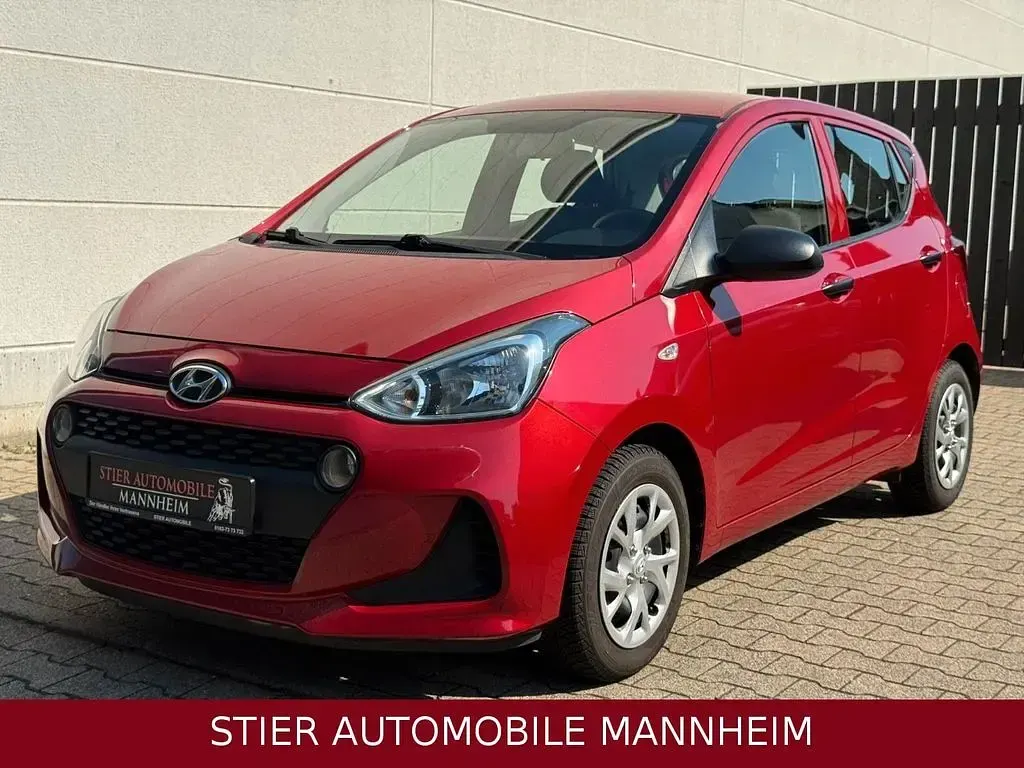 Gebraucht Hyundai i10 Trend 67 PS (49 kW) 2017 Rot Kleinwagen