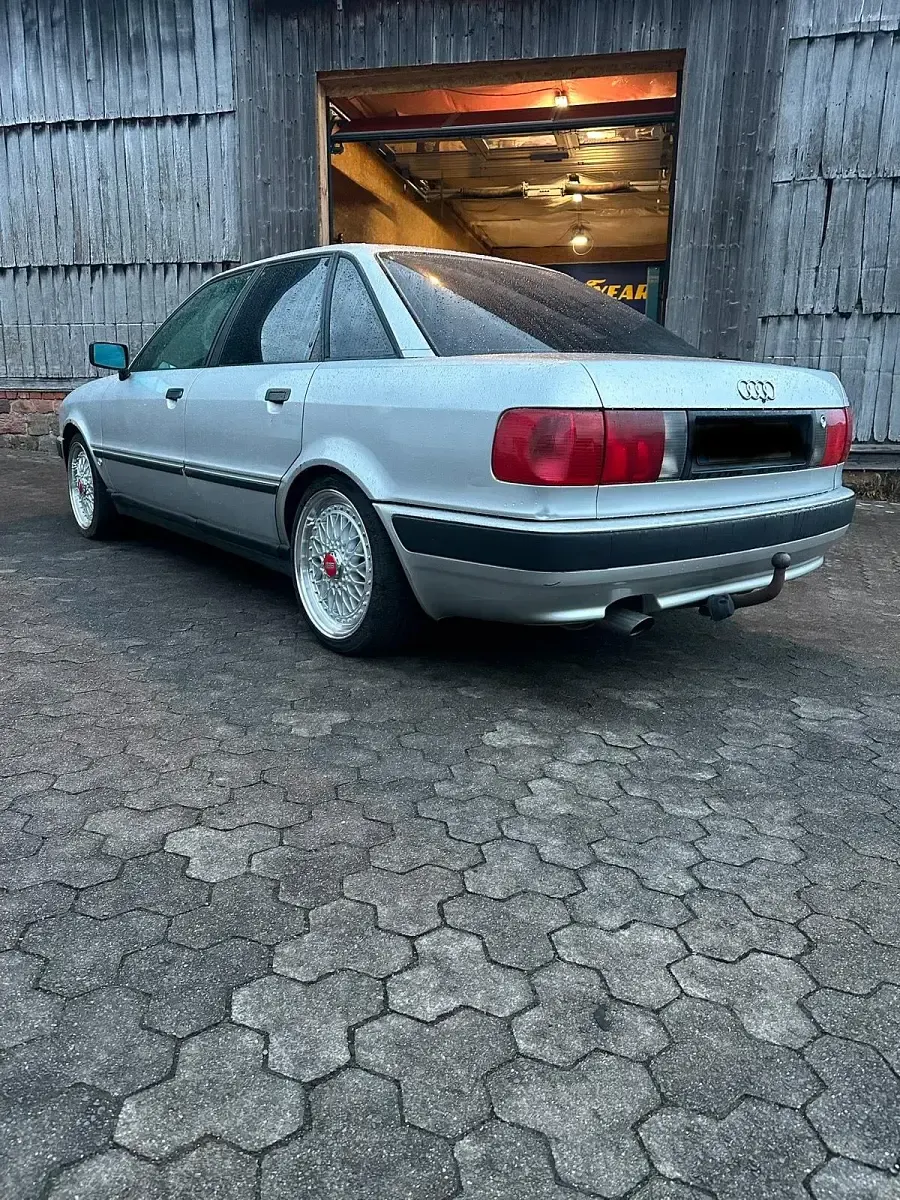 Gebraucht Audi 80 90 PS (66 kW) 1995 Silber Limousine