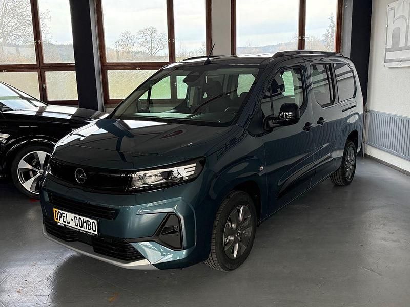 Neu Opel Combo Life Elegance 131 PS (96 kW) 2026 Kiama blau met. Van / Kleinbus
