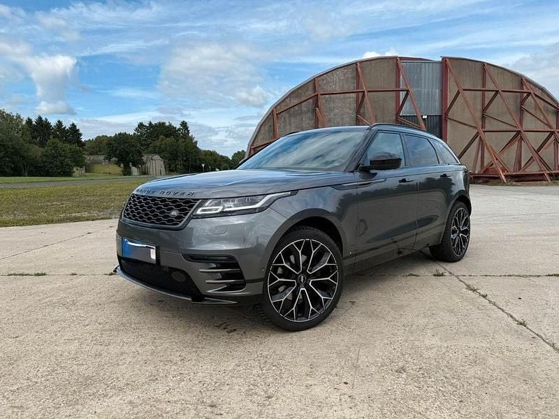 Grau Gebraucht 2018 Land Rover Range Rover Velar HSE Dynamic SUV | 32.988 € (Fairer Preis) - Bild 1/4