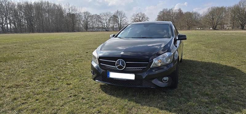 Gebraucht Mercedes A200 136 PS (100 kW) 2014 Schwarz Limousine