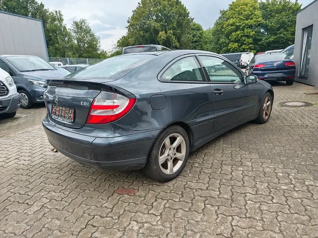 Gebraucht Mercedes C200 122 PS (89 kW) 2007 Grau Limousine