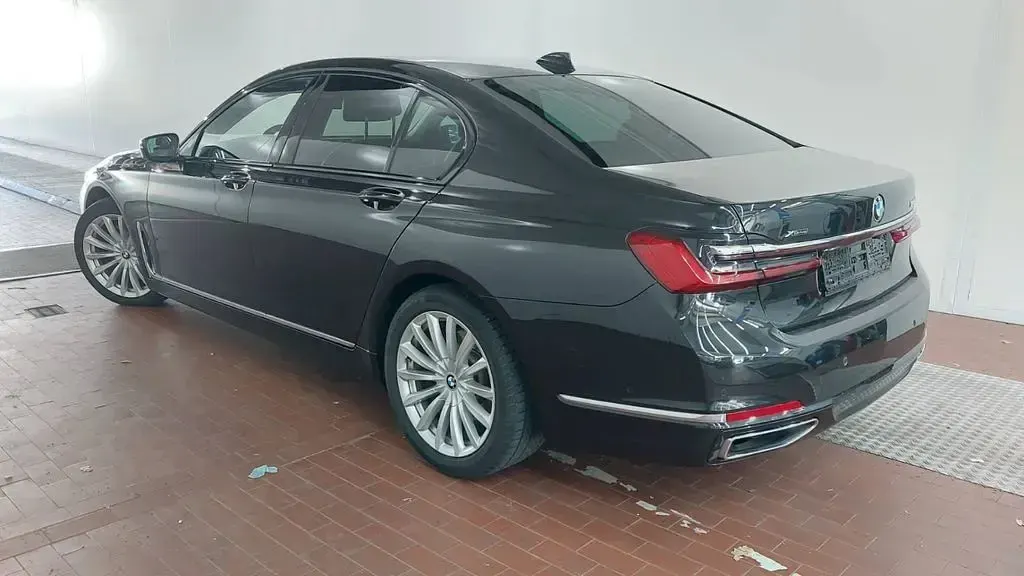 Gebraucht BMW 740 340 PS (250 kW) 2022 Saphirschwarz Limousine