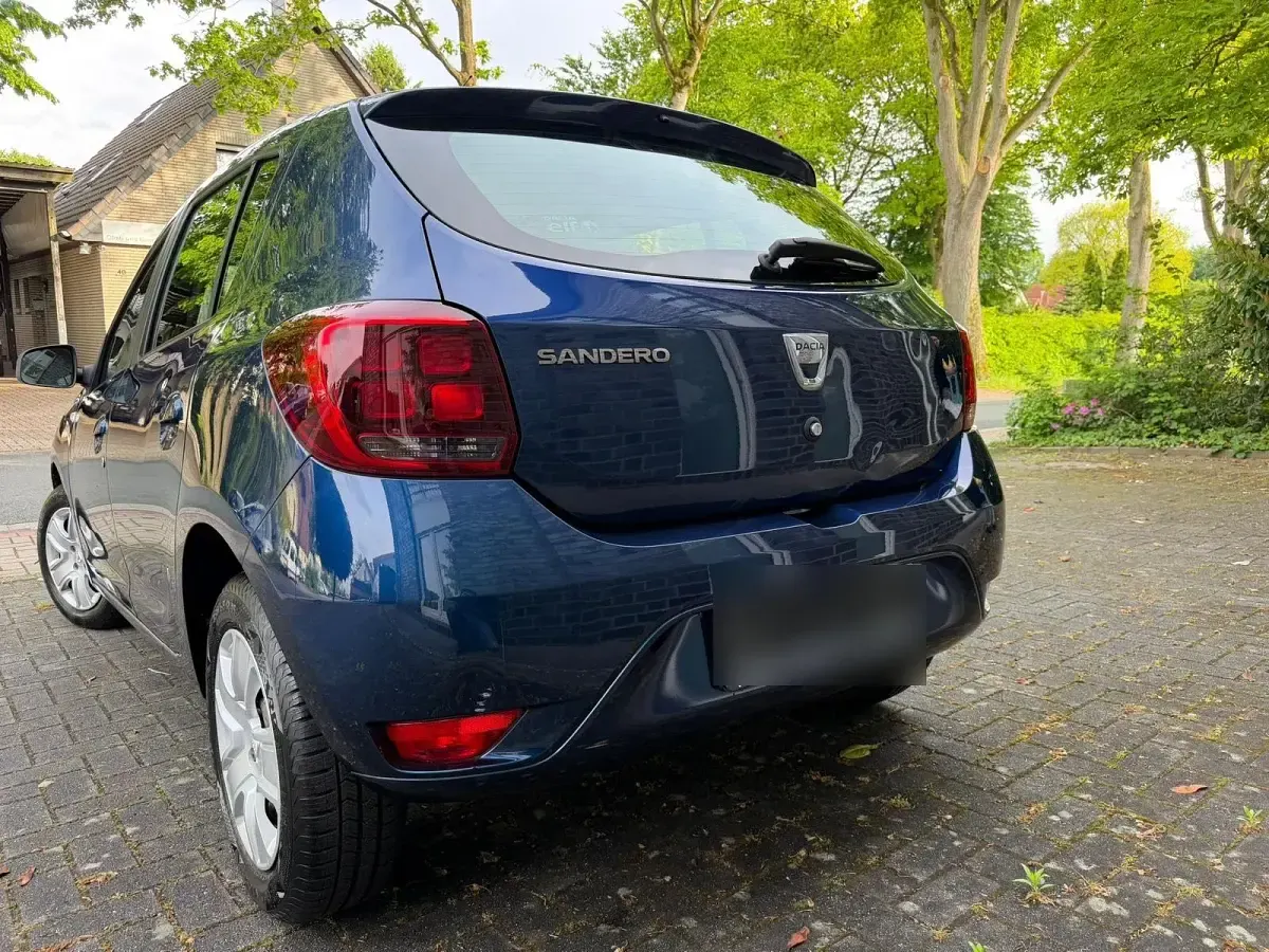 Używany Dacia Sandero 90 KM (66 kW) 2017 Niebieski Hatchback