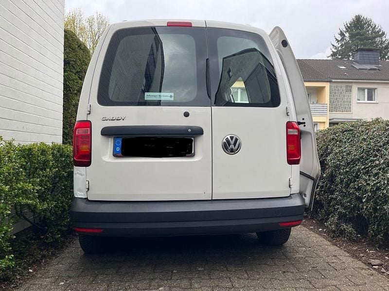 Second-hand VW Caddy 102 CP (75 kW) 2020 Alb Monovolum