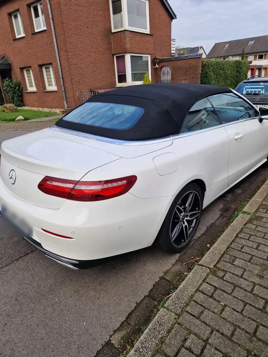 Gebraucht Mercedes E220 194 PS (142 kW) 2018 Weiß Cabrio