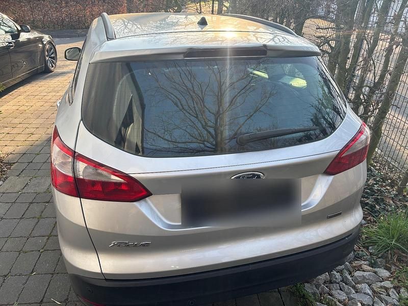 Gebraucht Ford Focus 95 PS (69 kW) 2012 Silber Kombi