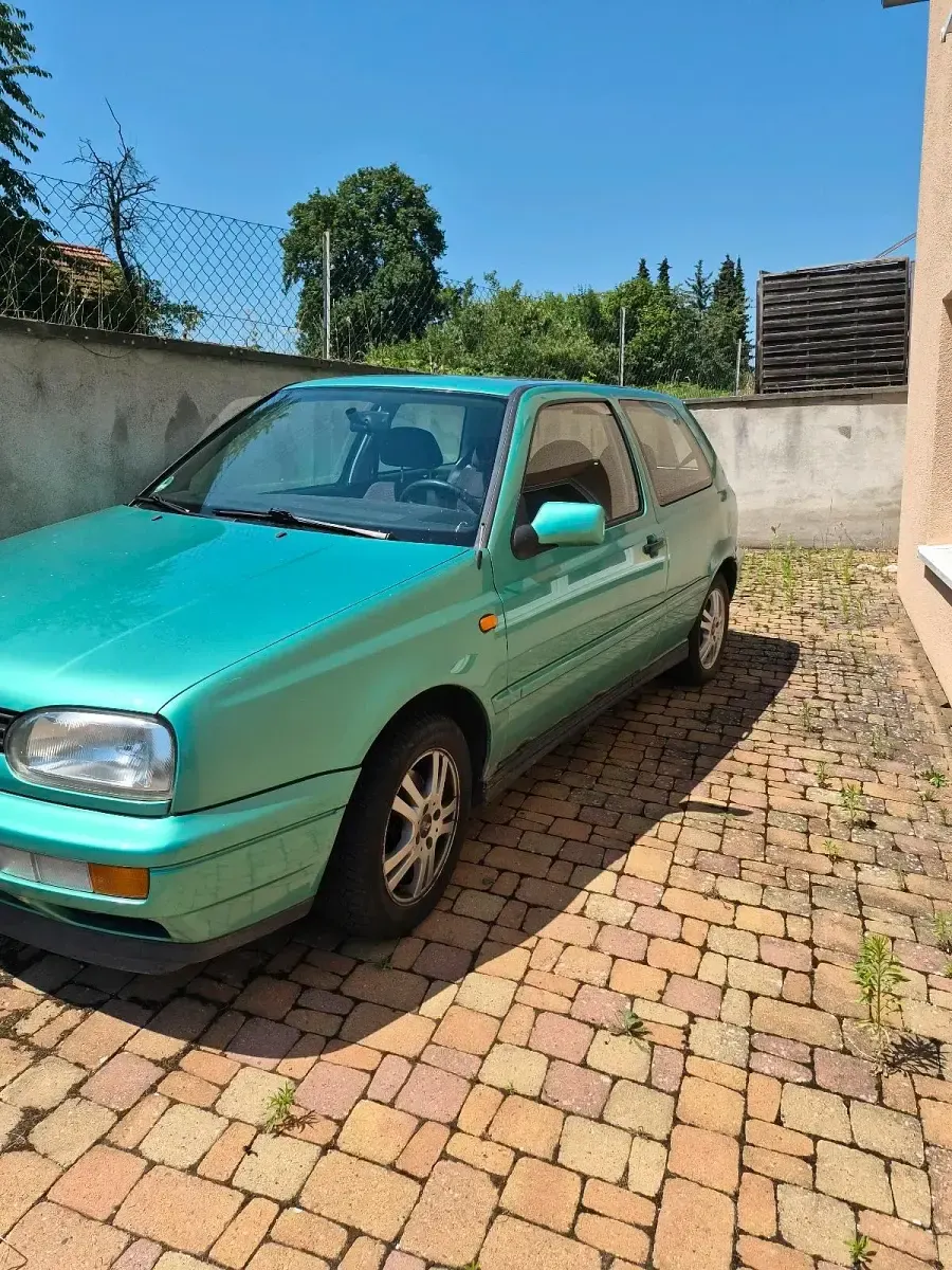 Gebraucht VW Golf III 60 PS (44 kW) 1996 Grün Kleinwagen