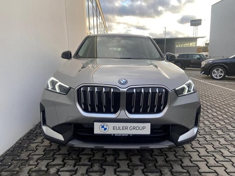 Gebraucht BMW iX1 Performance 230 kW (313 PS) 2023 Spacesilber metallic SUV