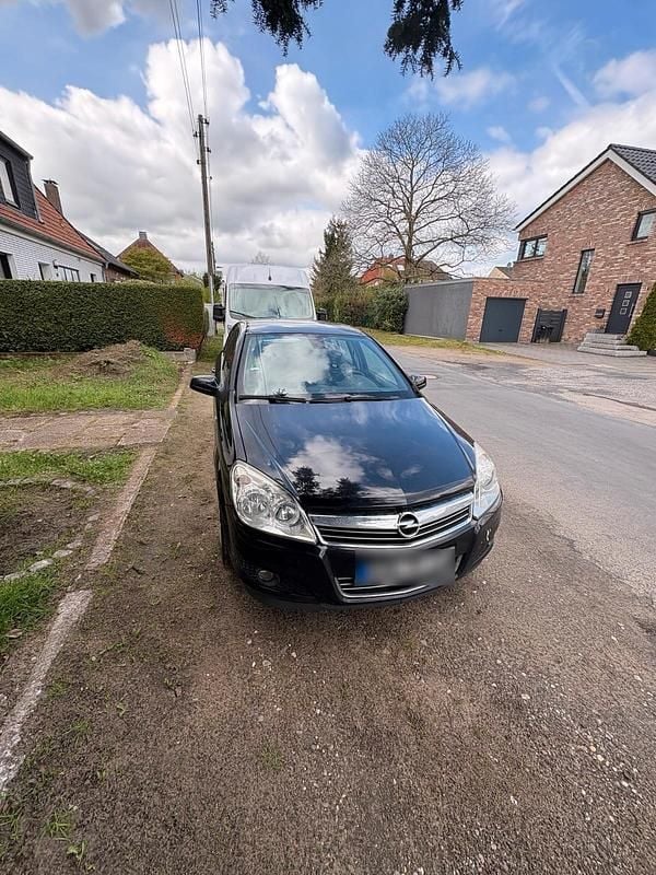 Second-hand Opel Astra 101 CP (74 kW) 2007 Negru Berlinǎ