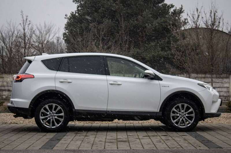 Weiß Gebraucht 2017 Toyota RAV4 Hybrid Edition-S SUV | 16.000 € (Fairer Preis) - Bild 1/4