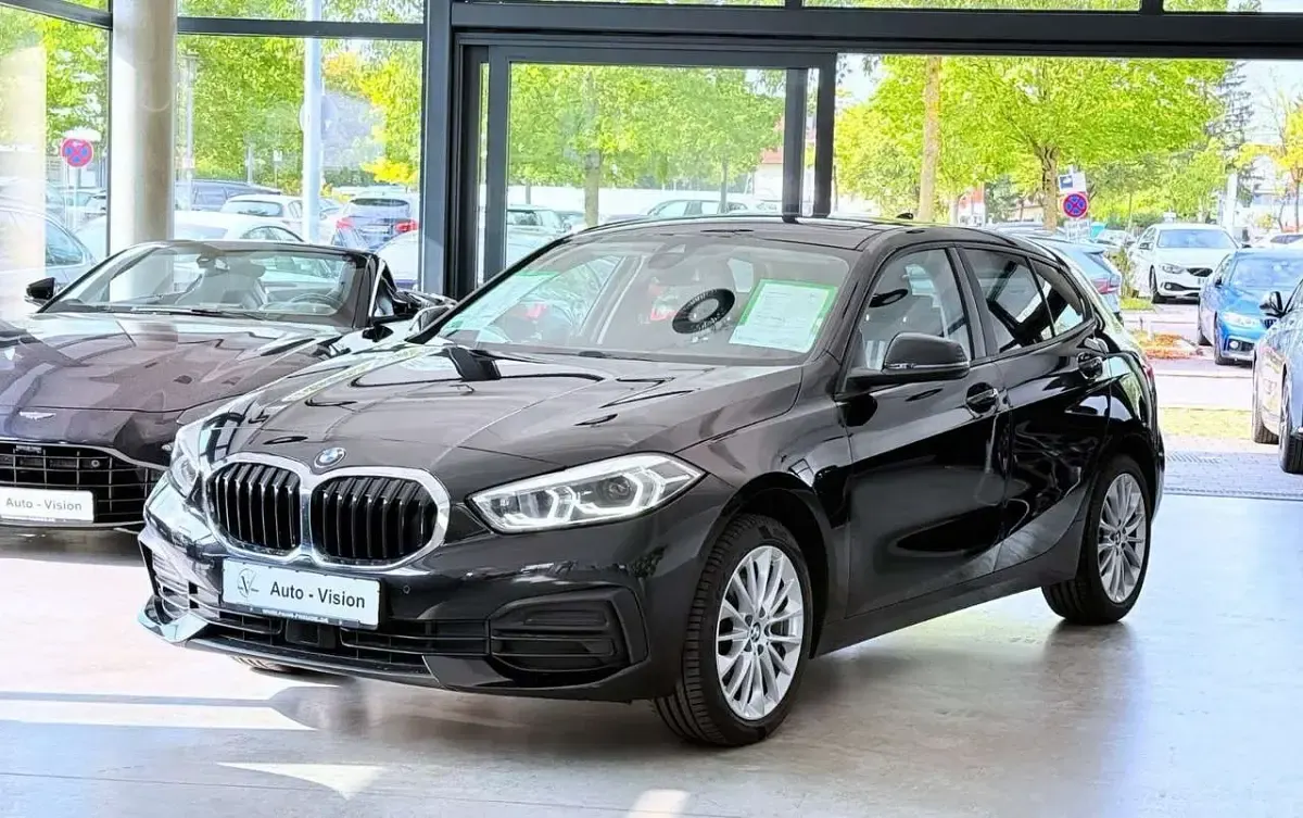 Gebraucht BMW 118 Advantage 136 PS (100 kW) 2023 Schwarz Limousine