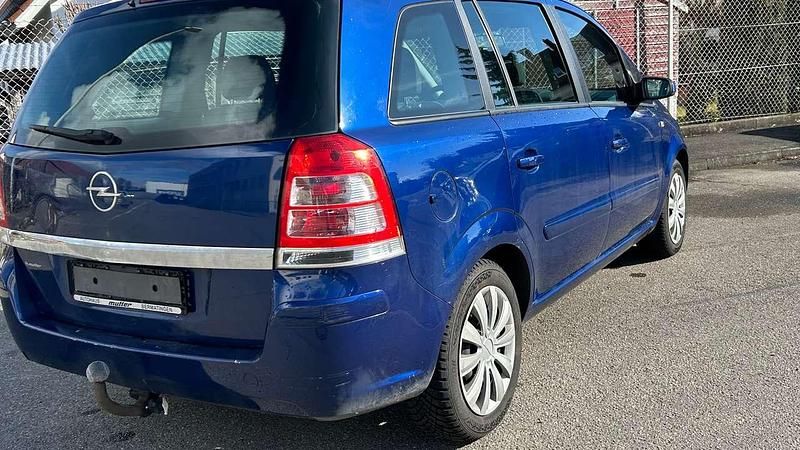 Gebraucht Opel Zafira Edition 140 PS (102 kW) 2009 Ultrablau mi2 Van / Kleinbus
