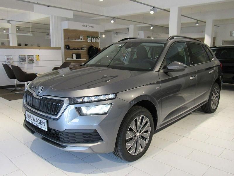 Graphitegrau metallic Neu 2024 Skoda Kamiq Tour SUV | 24.890 € (Guter Preis) - Bild 1/4