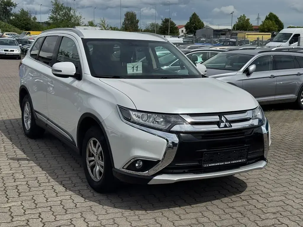 Gebraucht Mitsubishi Outlander 150 PS (110 kW) 2016 Weiß SUV