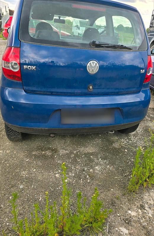 Usata VW Fox 75 CV (55 kW) 2005 Blu Utilitaria