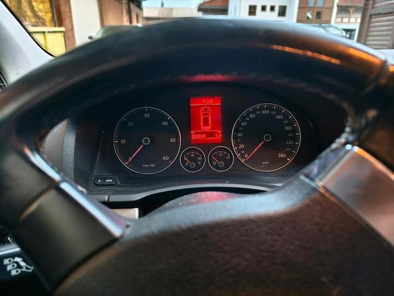 Second-hand VW Golf 105 CP (77 kW) 2008 Negru Coupe