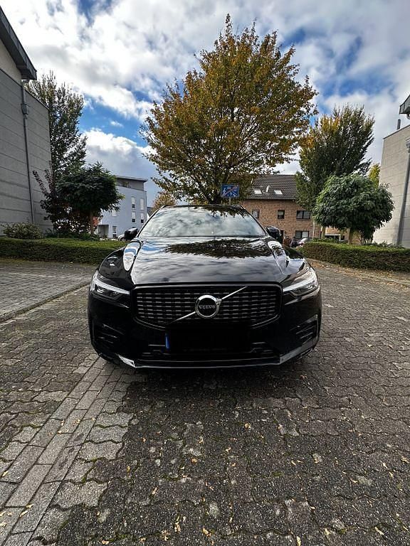 Schwarz Gebraucht 2021 Volvo XC60 R-Design SUV | 31.300 € (Etwas zu teuer) - Bild 1/4