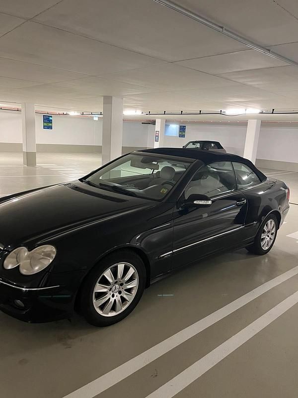 Schwarz Gebraucht 2005 Mercedes CLK200 Cabrio | 6.900 € - Bild 1/4