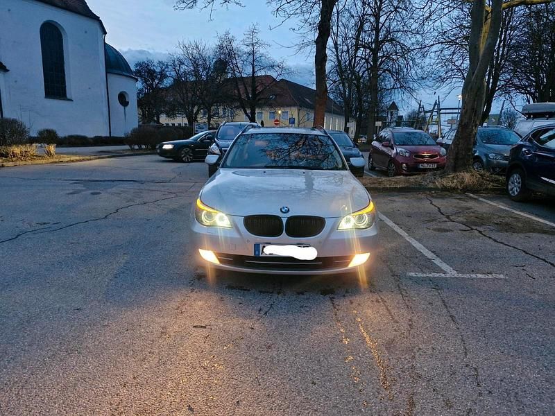Gebraucht BMW 530 250 PS (183 kW) 2007 Silber Kombi