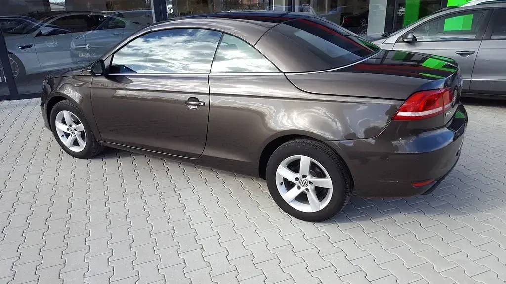 Gebraucht VW Eos Edition 140 PS (102 kW) 2011 Braun Cabrio