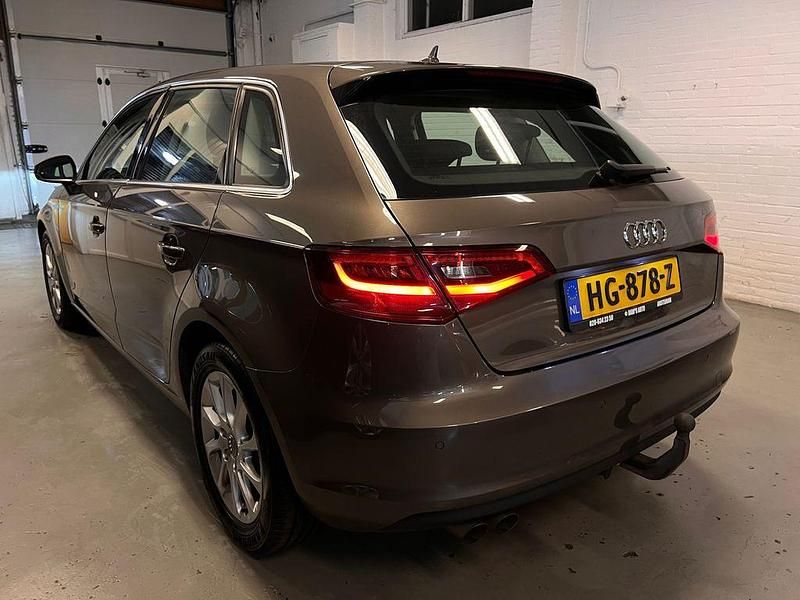 Gebraucht Audi A3 150 PS (110 kW) 2015 Grau Limousine