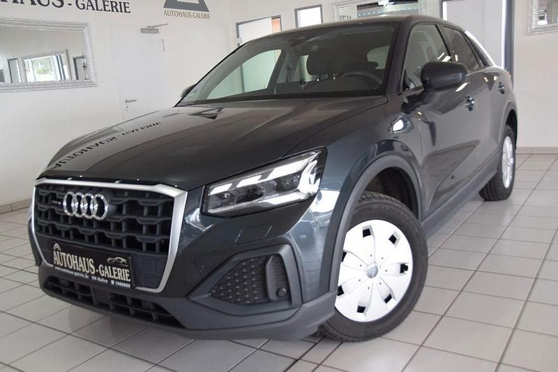 Grau Gebraucht 2021 Audi Q2 SUV | 19.999 € - Bild 1/4