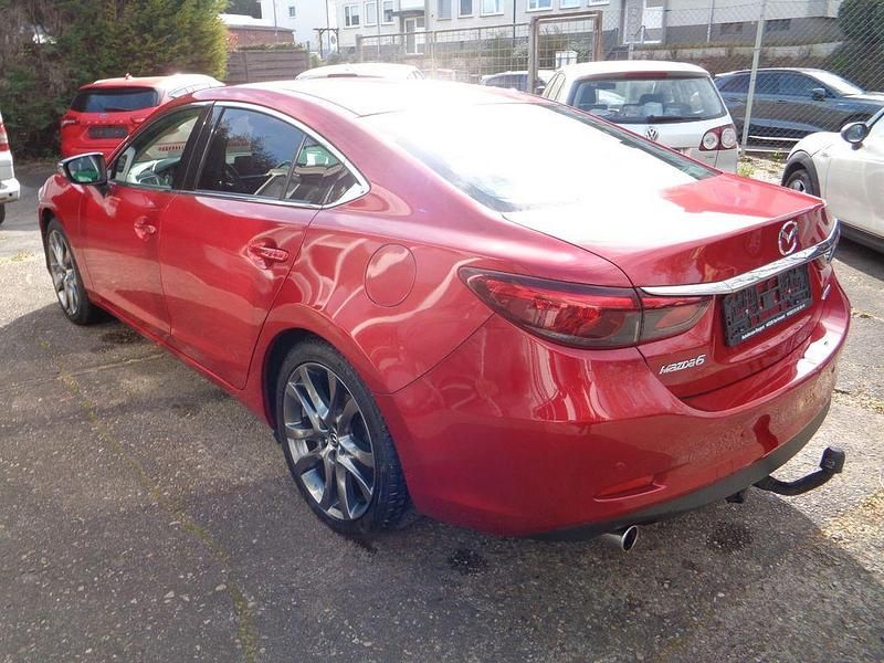 Gebraucht Mazda 6 Inclusive 175 PS (128 kW) 2015 Rubinrot metallic Limousine