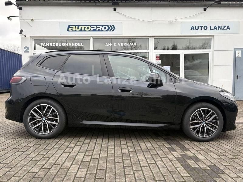 Gebraucht BMW 218 Active Tourer M Sport 136 PS (100 kW) 2025 Schwarz Van / Kleinbus