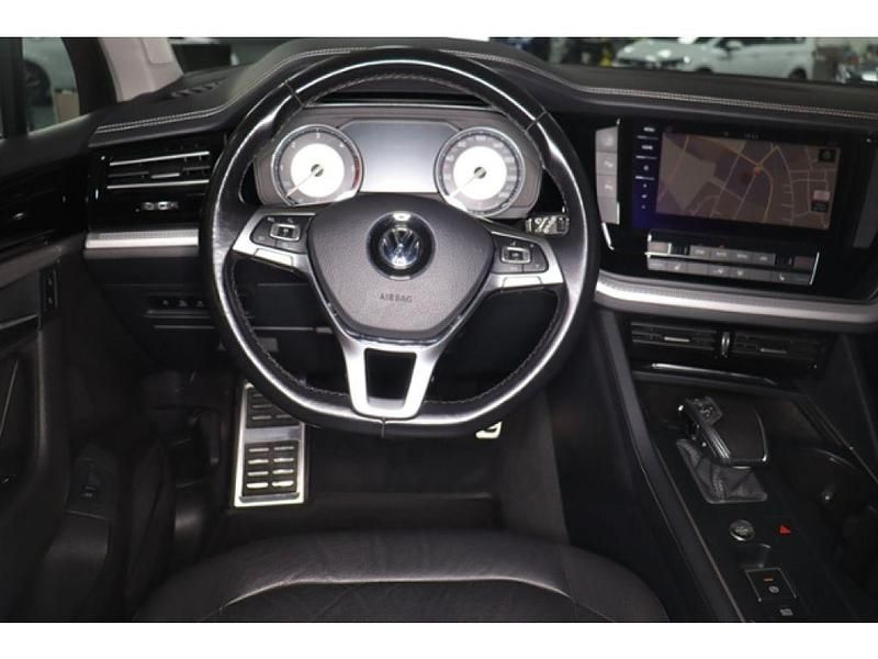 Gebraucht VW Touareg Basis 231 PS (169 kW) 2018 Blau SUV