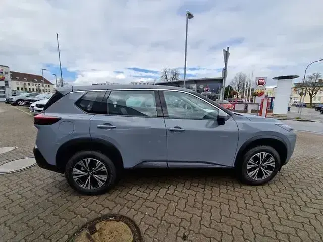 Neu Nissan X-Trail 360º 163 PS (119 kW) 2025 Grau SUV