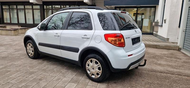 Gebraucht Suzuki SX4 120 PS (88 kW) 2012 Weiß Limousine